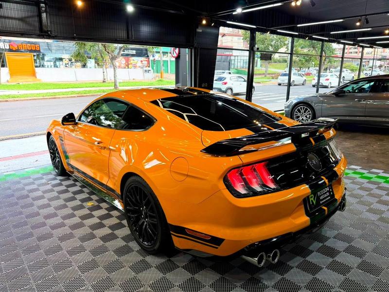 Ford Mustang GT - foto 6
