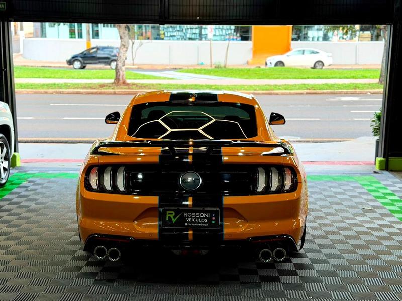 Ford Mustang GT - foto 5