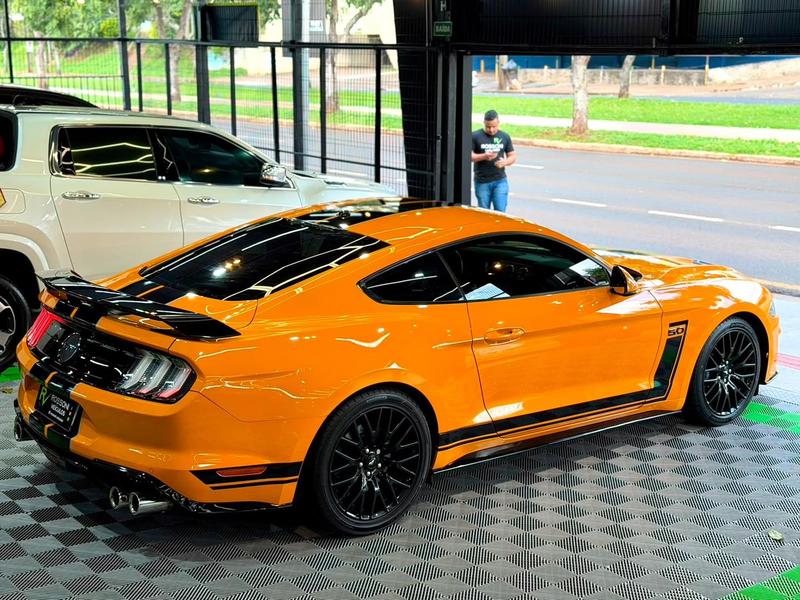 Ford Mustang GT - foto 4