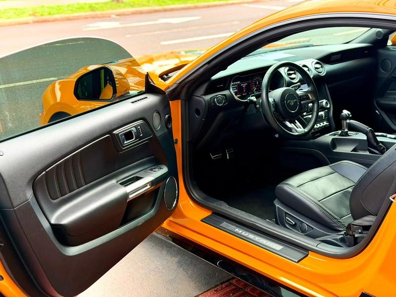 Ford Mustang GT - foto 12