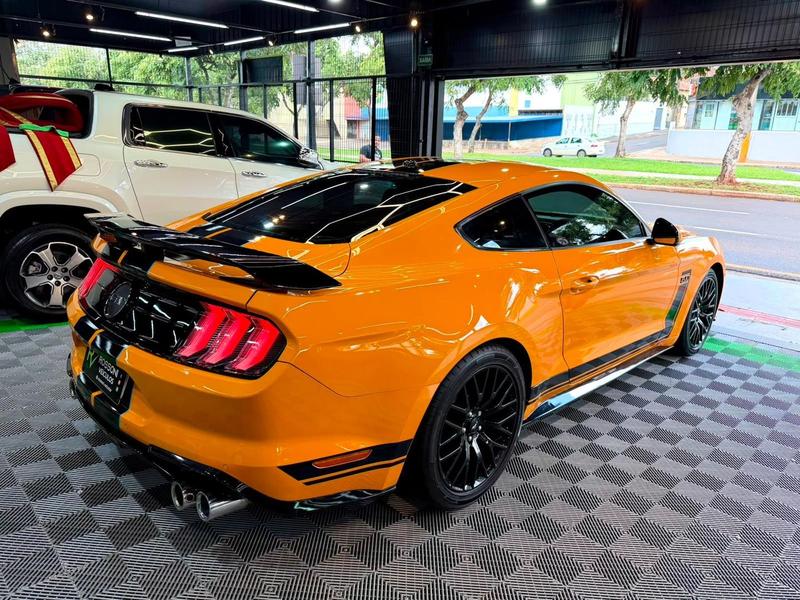 Ford Mustang GT - foto 10