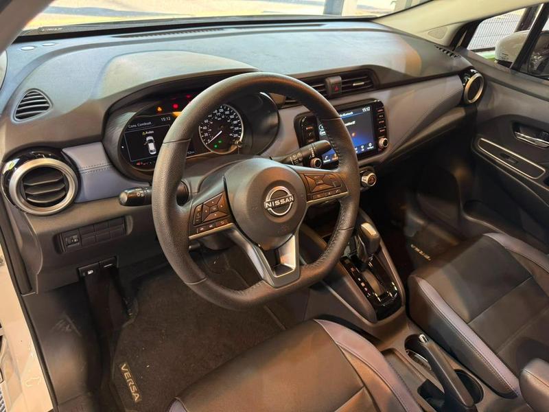 Nissan Versa Excl CVT - foto 12