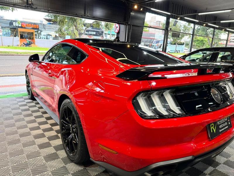 Ford Mustang GT - foto 7