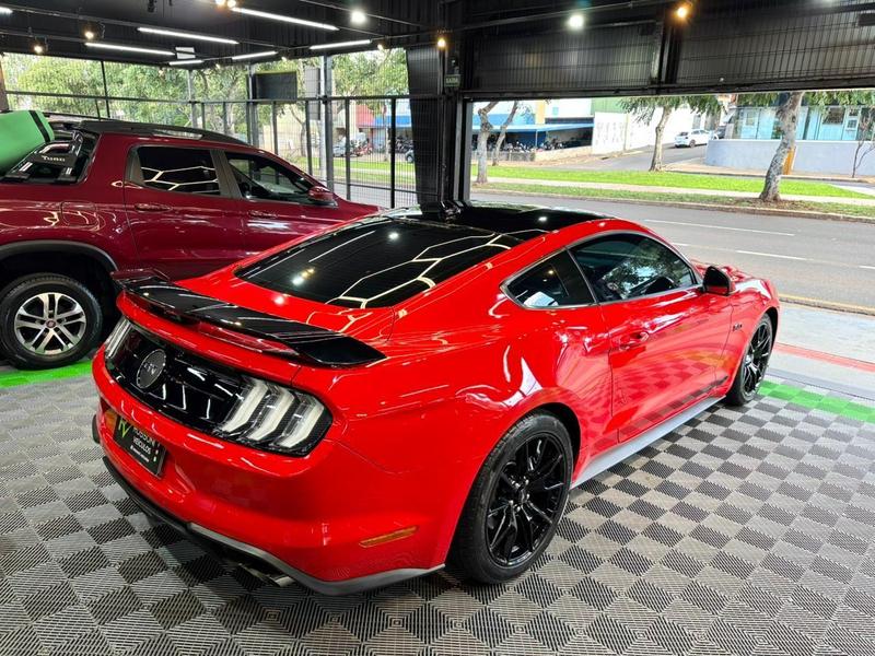 Ford Mustang GT - foto 4