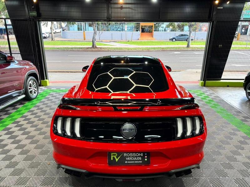 Ford Mustang GT - foto 5