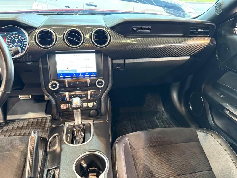 Ford Mustang GT - foto 18