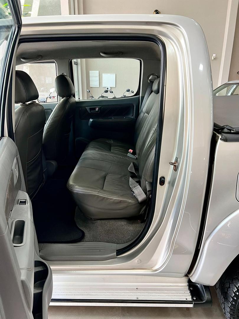 TOYOTA HILUX SRV 4X4 3.0 TURBO DIESEL CABINE DUPLA - foto 8