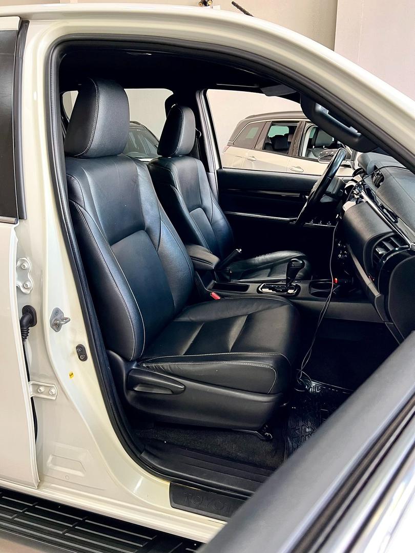 TOYOTA HILUX SRX 4X4 2.8 TURBO DIESEL CABINE DUPLA - foto 9
