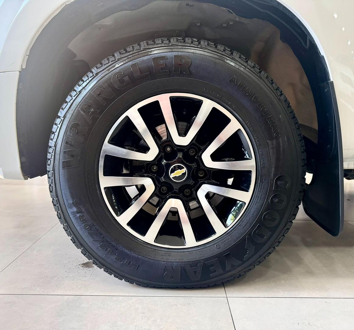 CHEVROLET S10 LS 2.8 TURBO DIESEL 4X4 - foto 17