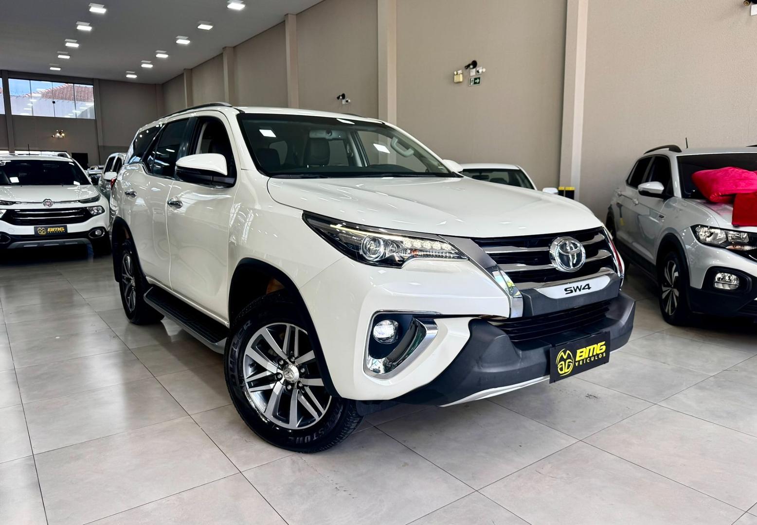 TOYOTA HILUX SW4 SRX 4X4 2.8 TURBO DIESEL - foto 1
