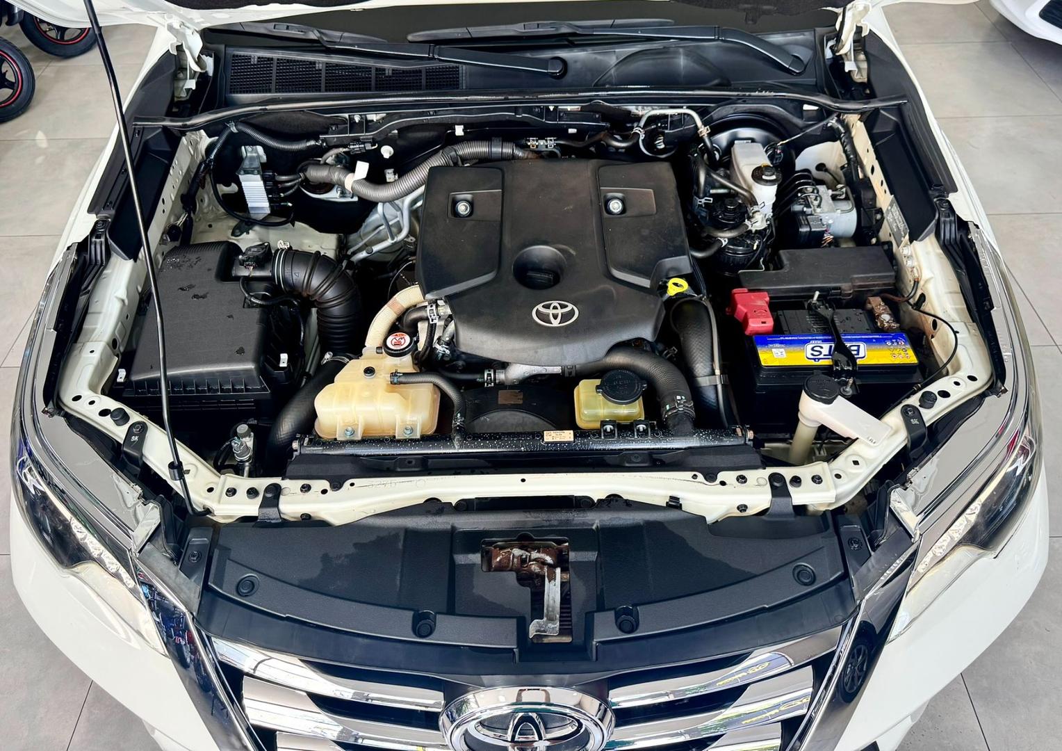 TOYOTA HILUX SW4 SRX 4X4 2.8 TURBO DIESEL - foto 19