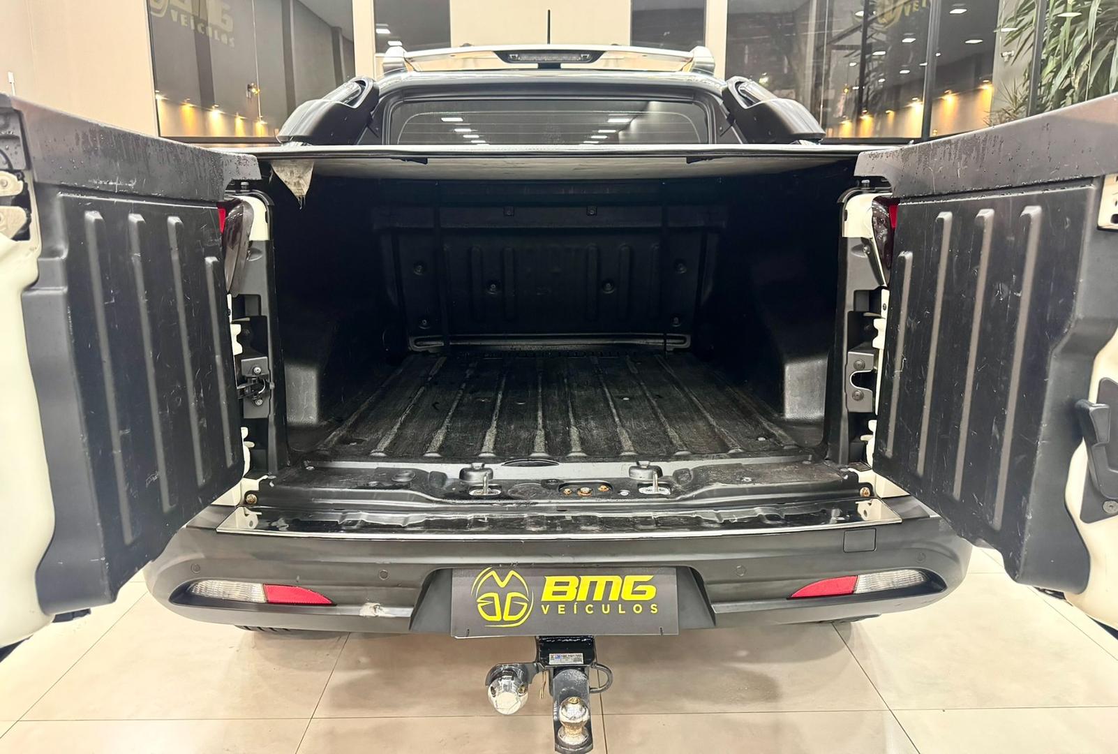 FIAT TORO VOLCANO 2.0 TURBO DIESEL 4X4 - foto 17