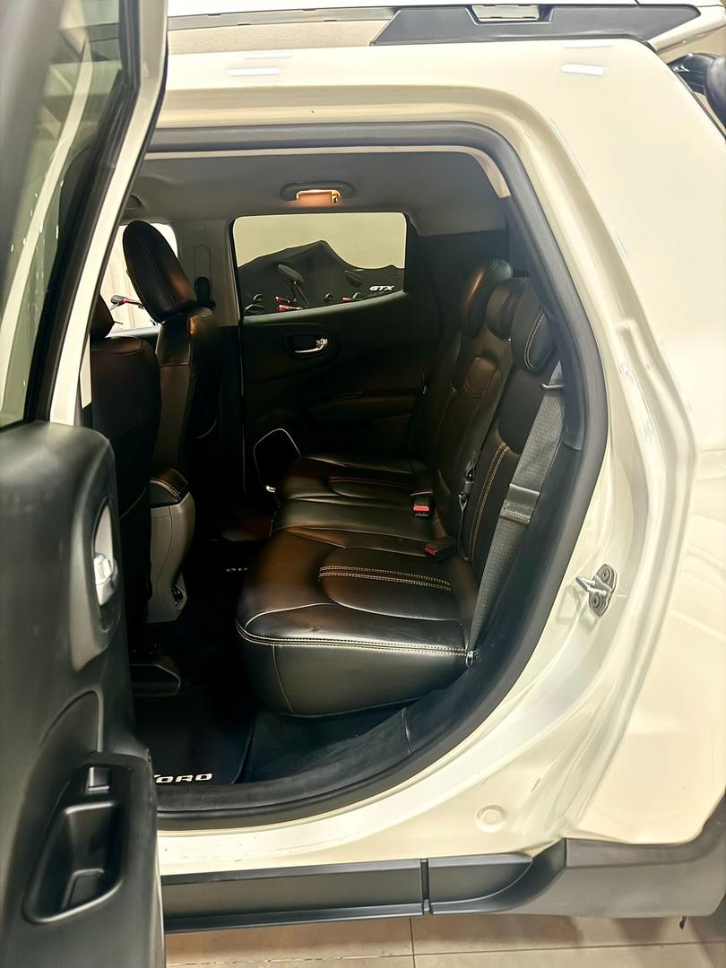 FIAT TORO VOLCANO 2.0 TURBO DIESEL 4X4 - foto 8