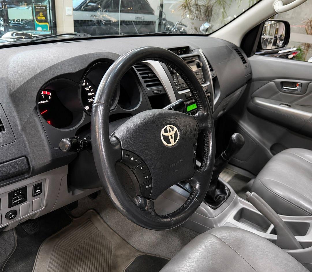 TOYOTA HILUX SRV 3.0 TURBO DIESEL 4X2 - foto 12
