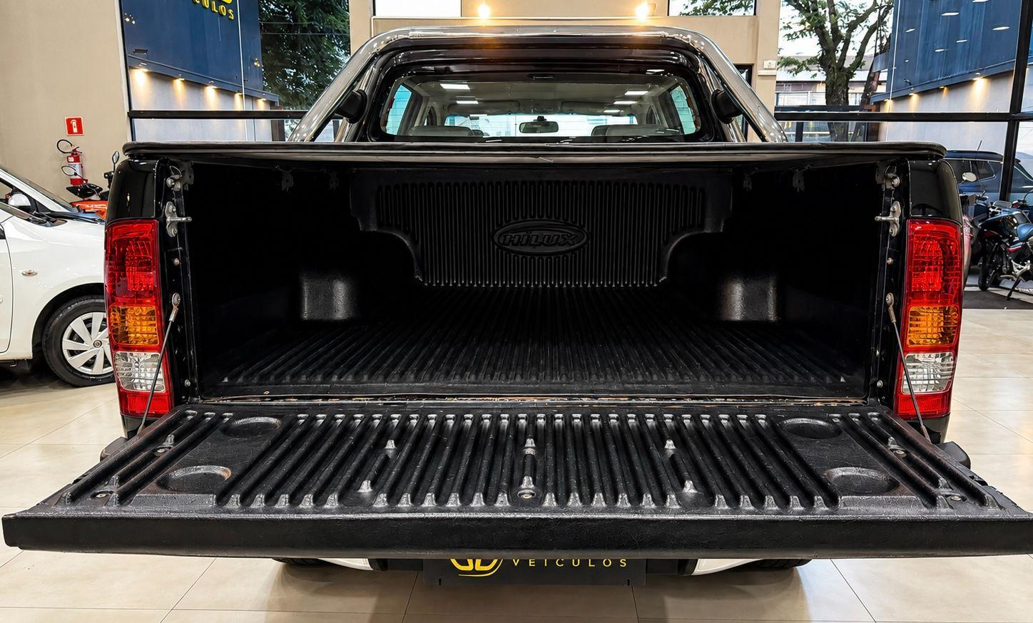 TOYOTA HILUX SRV 3.0 TURBO DIESEL 4X2 - foto 17