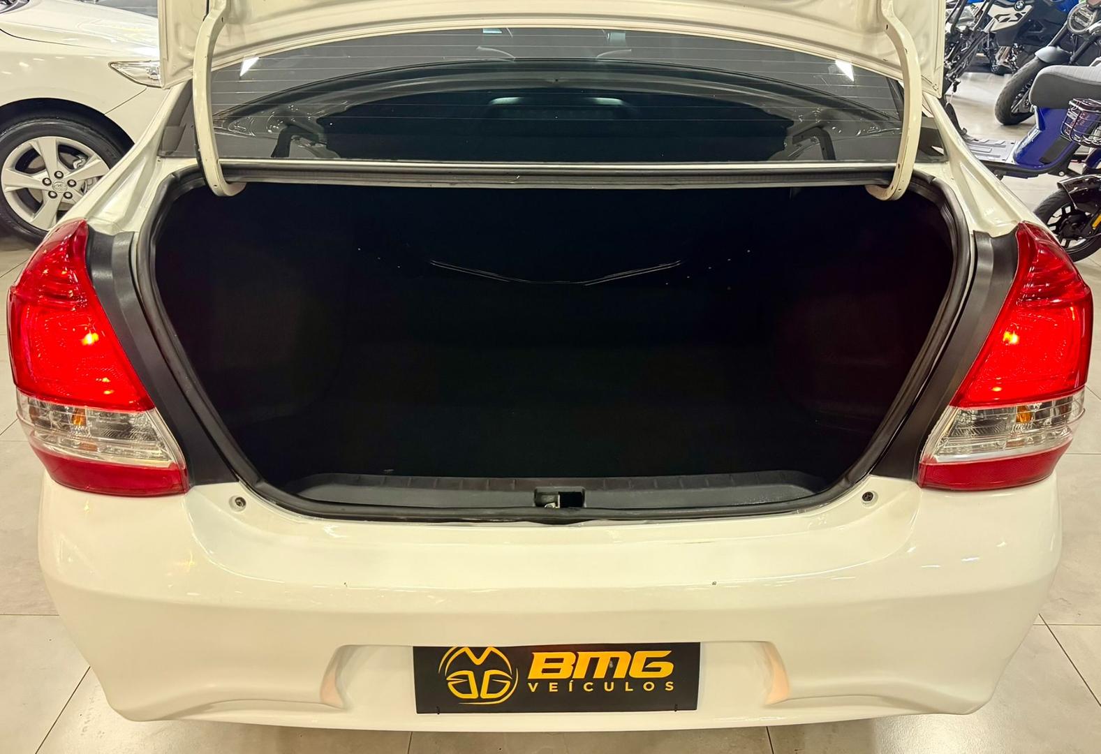 TOYOTA ETIOS SEDAN XS 1.5 - foto 16