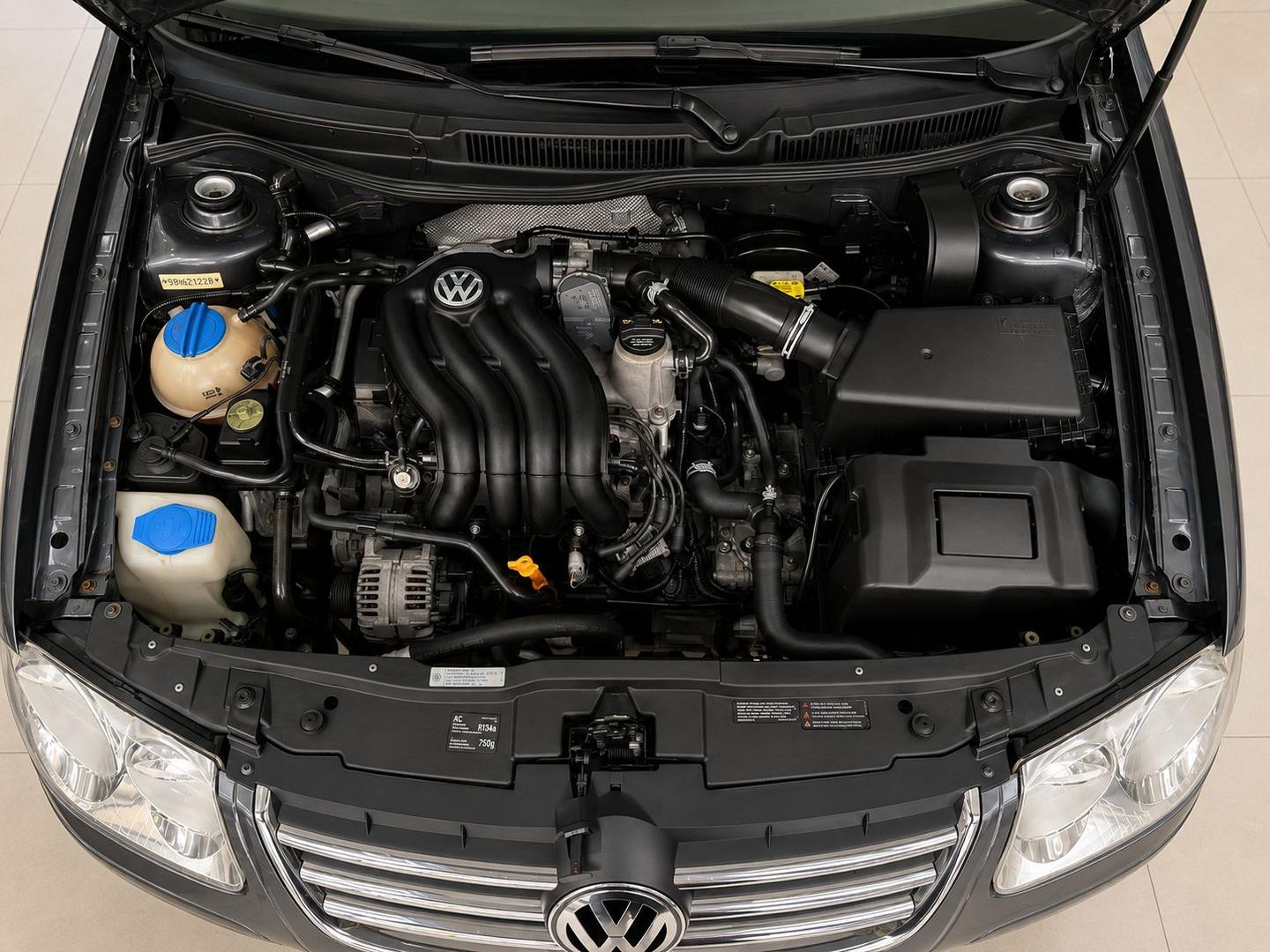 VOLKSWAGEN BORA 2.0 AUT - foto 18
