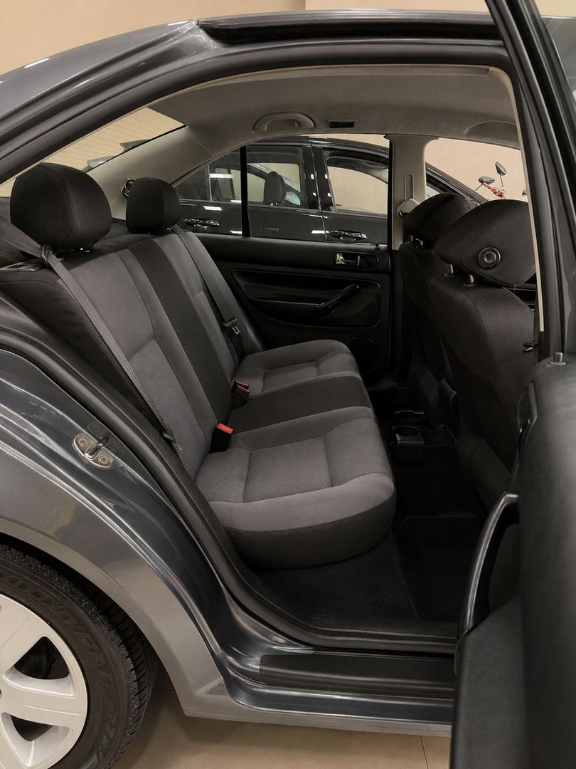 VOLKSWAGEN BORA 2.0 AUT - foto 10