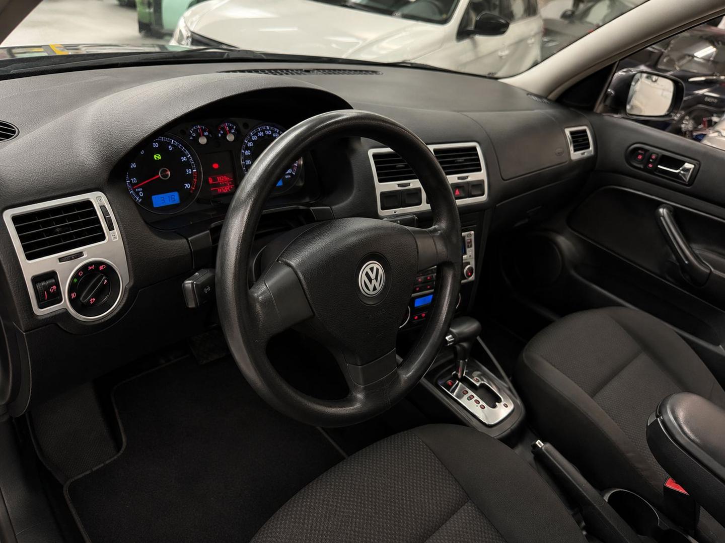 VOLKSWAGEN BORA 2.0 AUT - foto 12
