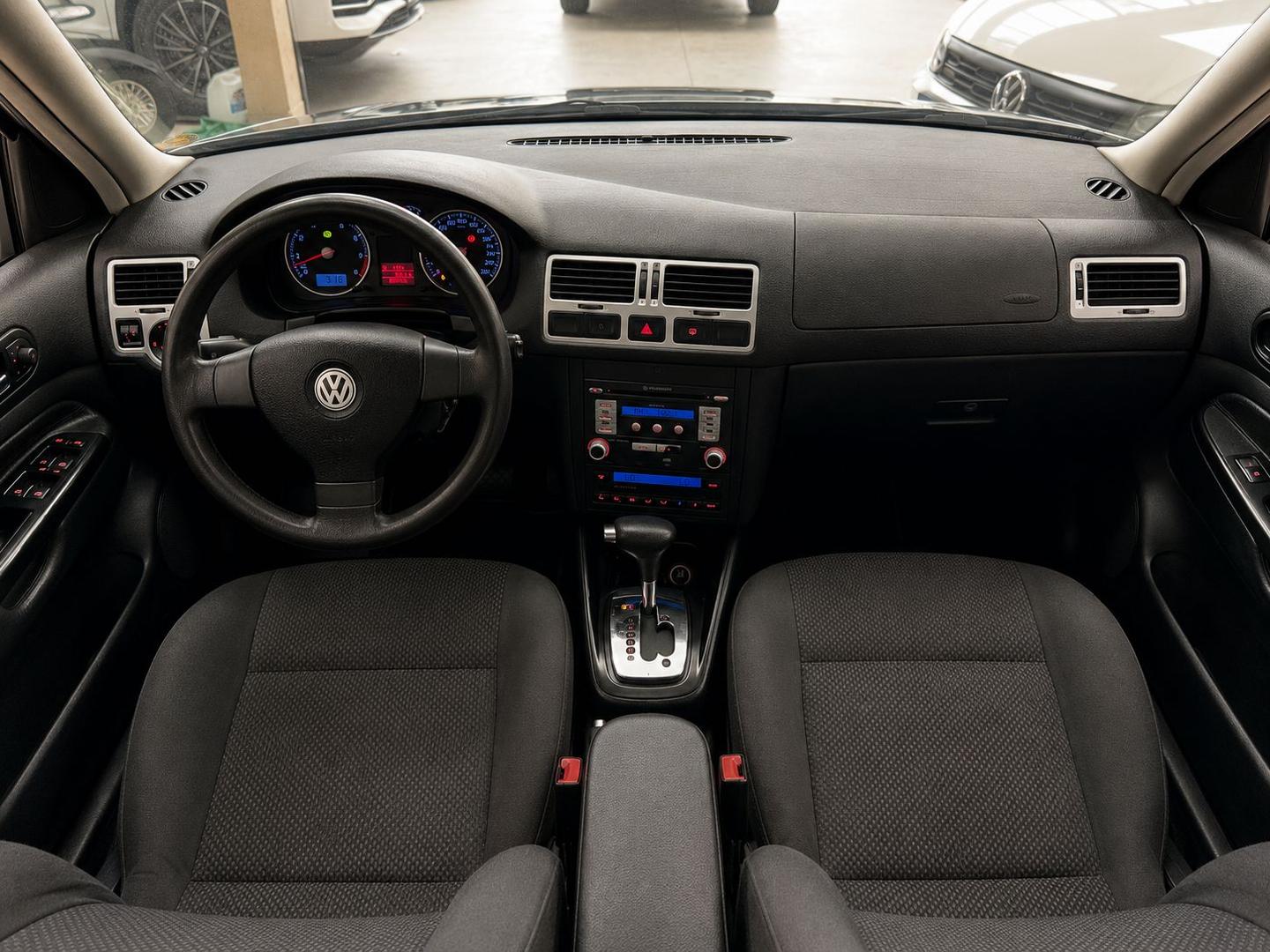 VOLKSWAGEN BORA 2.0 AUT - foto 11