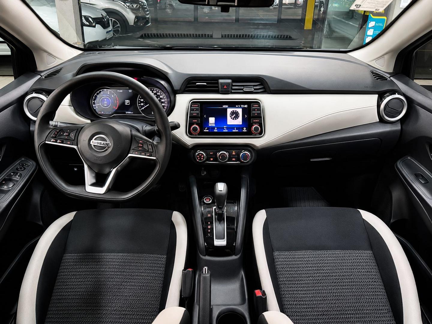 NISSAN VERSA ADVANCE 1.6 CVT - foto 11
