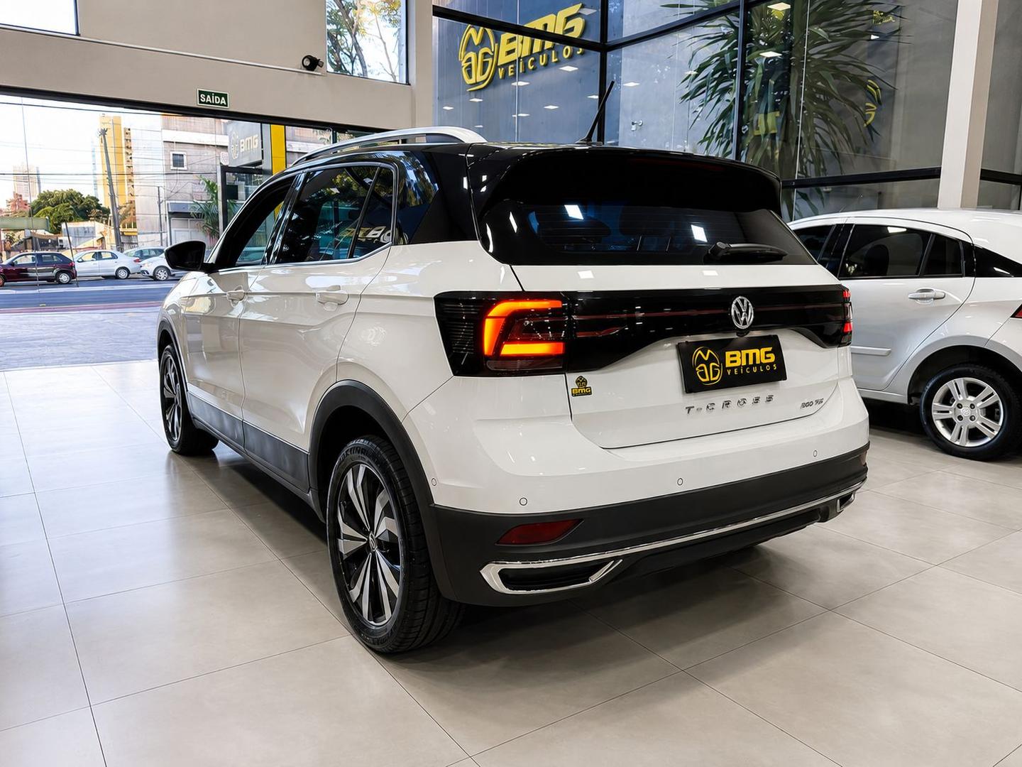 VOLKSWAGEN T-CROSS HIGHLINE 250 TSI - foto 3