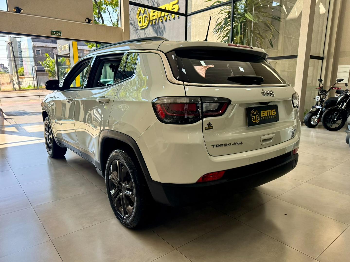JEEP COMPASS LONGITUDE TD 350 4X4 - foto 3