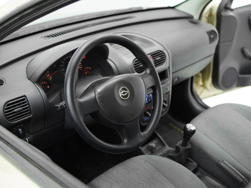 Chevrolet Corsa Hatch Joy - foto 13