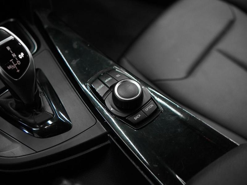 BMW 320i Active Flex - foto 11