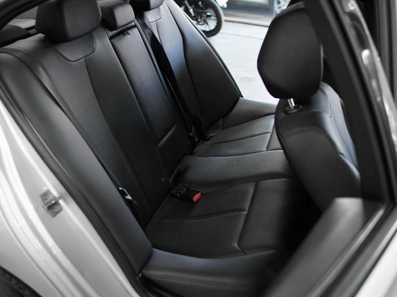 BMW 320i Active Flex - foto 10