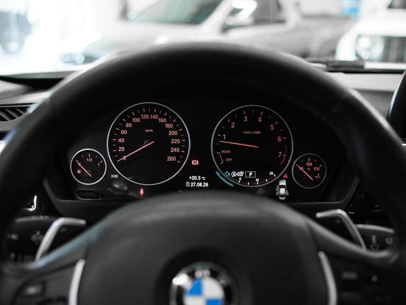 BMW 320i Active Flex - foto 14