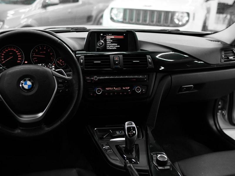 BMW 320i Active Flex - foto 5