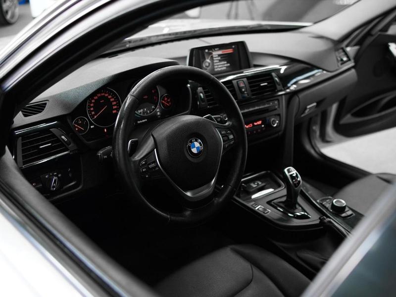BMW 320i Active Flex - foto 7