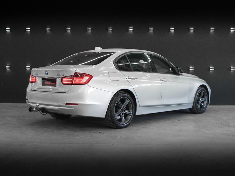 BMW 320i Active Flex - foto 3