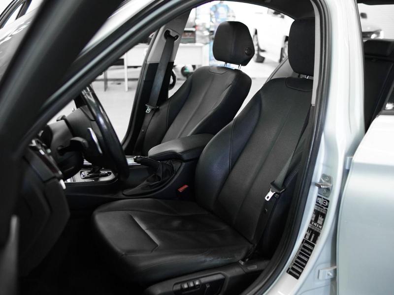 BMW 320i Active Flex - foto 13