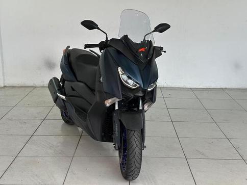 YAMAHA XMAX 