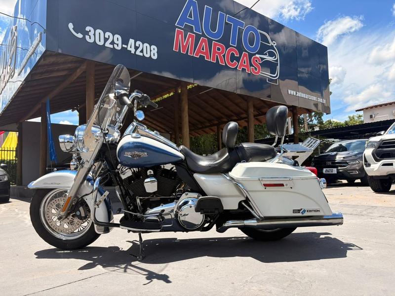 HARLEY-DAVIDSON ROAD KING CLASSIC