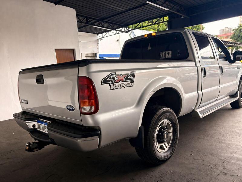 Ford F-250 XLT 39 4X4 Cd Tb Diesel - foto 2