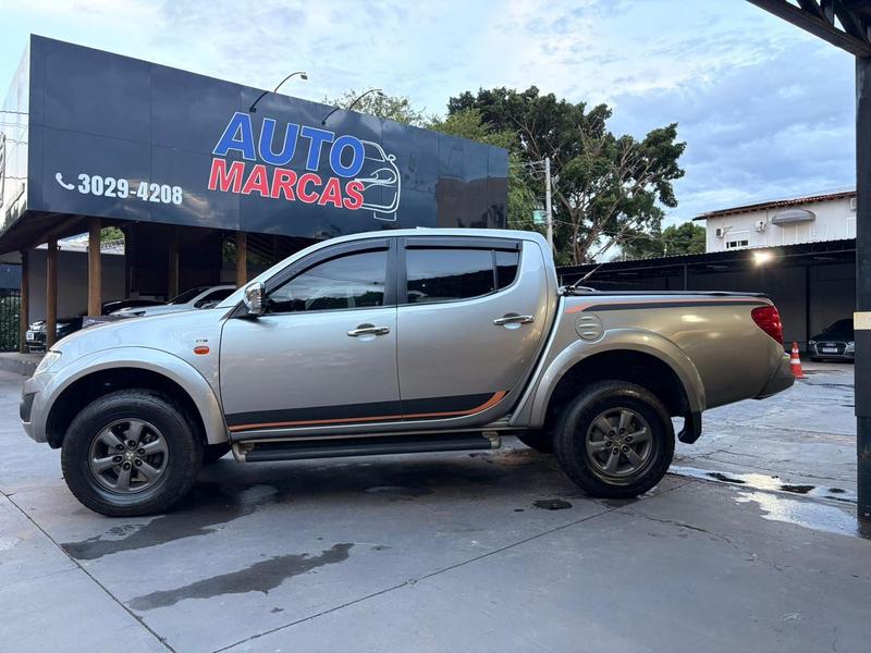 MITSUBISHI L-200 TRITON 2.4 HLS