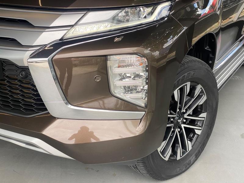 Mitsubishi Pajero Sport Hpe S 2.4 4X4 Diesel Automático - foto 5