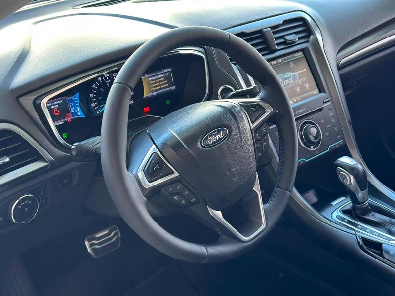 Ford Fusion Hybrid - foto 17