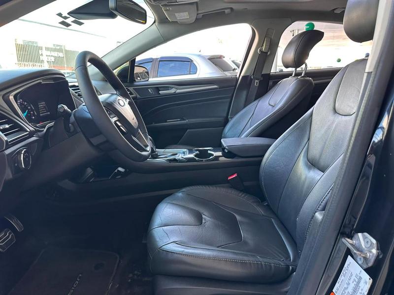 Ford Fusion Hybrid - foto 8