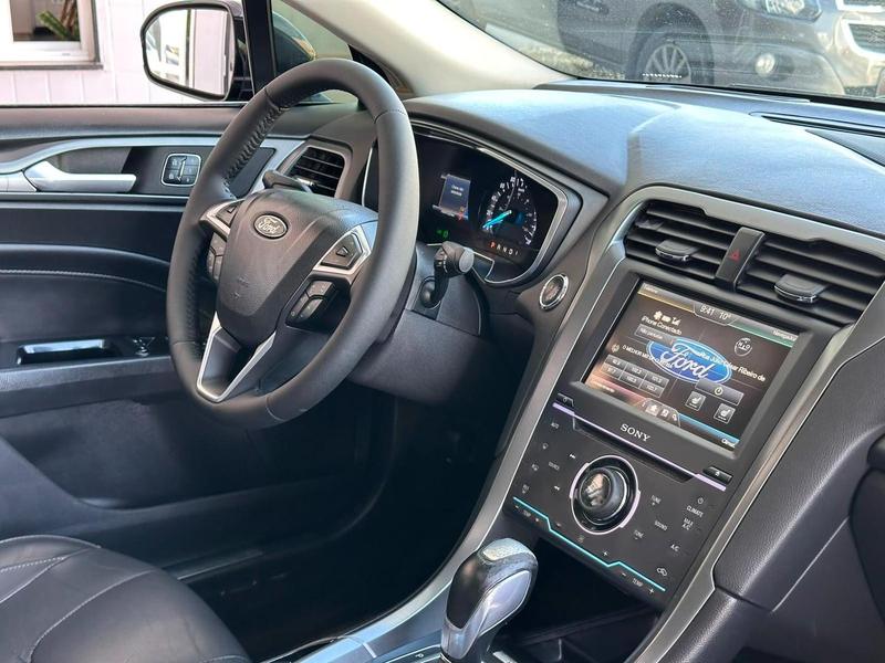 Ford Fusion Hybrid - foto 9