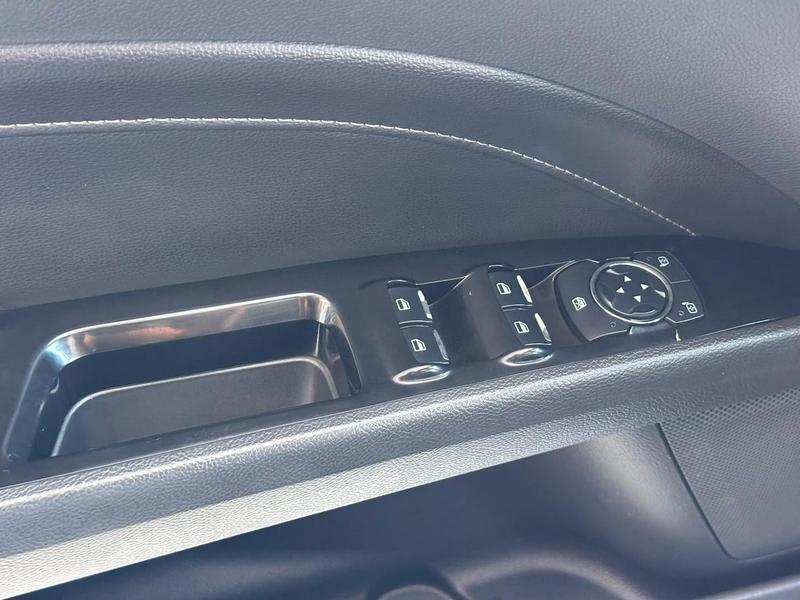 Ford Fusion Hybrid - foto 12