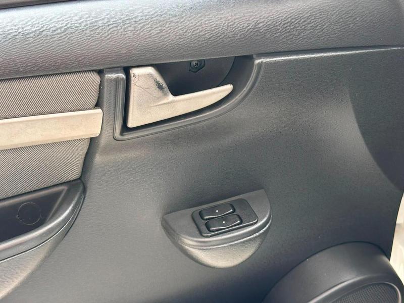 Chevrolet Celta 10l LT - foto 14