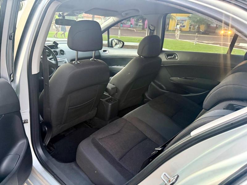 Peugeot 408 Allure - foto 15