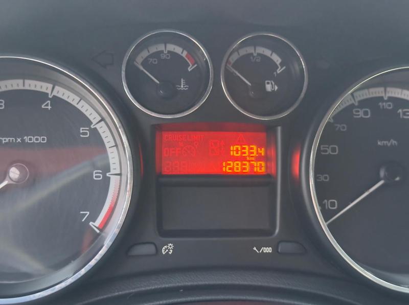Peugeot 408 Allure - foto 19