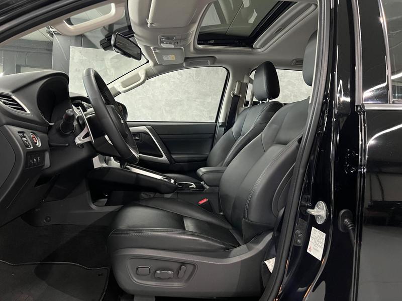 Mitsubishi Pajero Sport Hpe S - foto 8