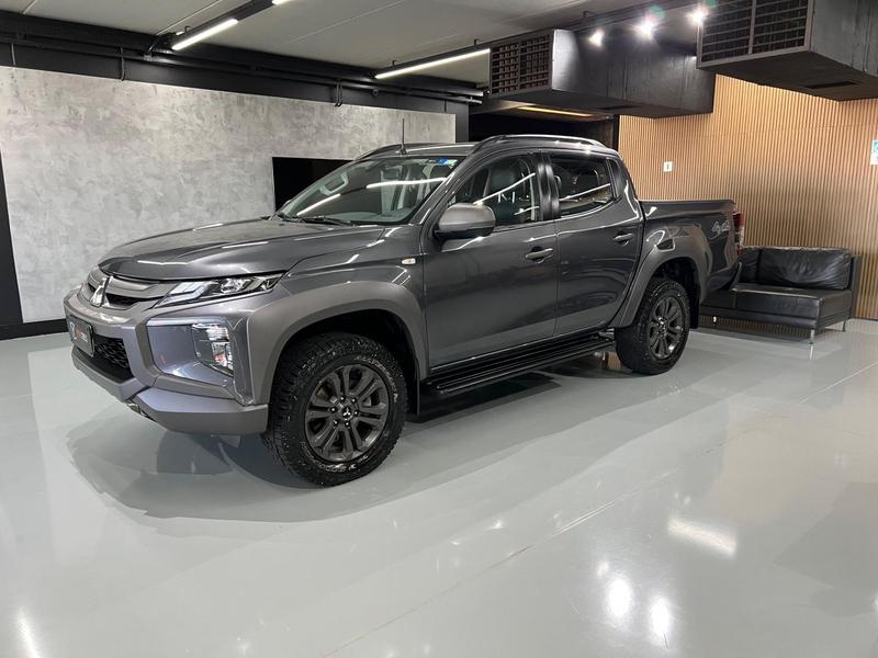 Mitsubishi Triton Sport 2025 à venda