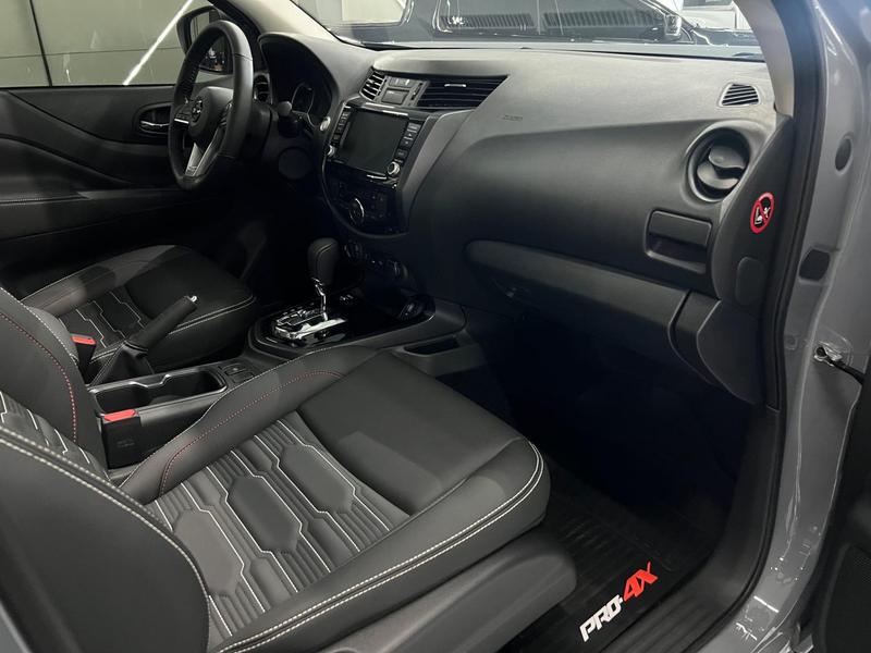 Nissan Frontier Pro 4x - foto 12